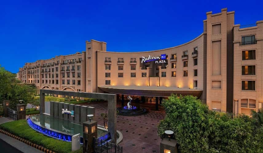 Radisson Blu Plaza - Image 1