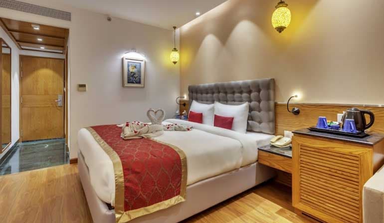 Golden Tulip Essential - Image 2