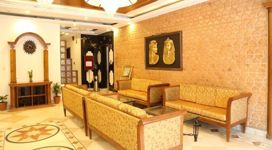 Hotel Metro Heights - Image 3