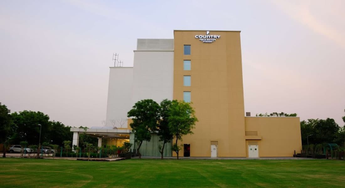 Country Inn & Suites By Radisson - Image 1