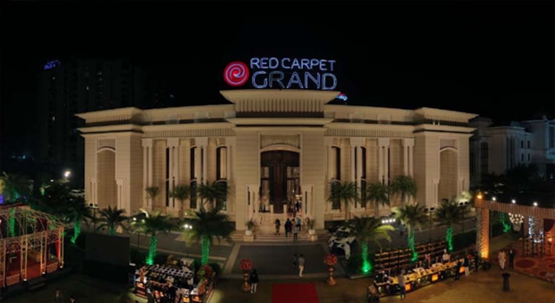 Red Carpet Grand - Image 1
