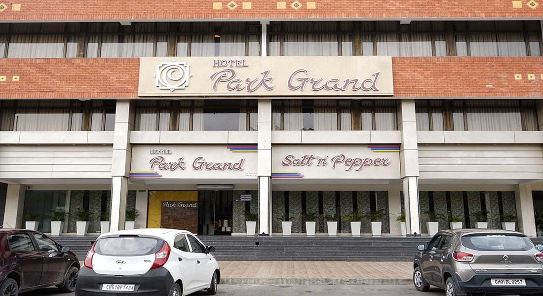 Hotel Park Grand - Image 1