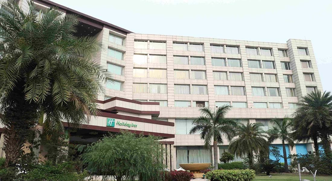 Holiday Inn - Image 2